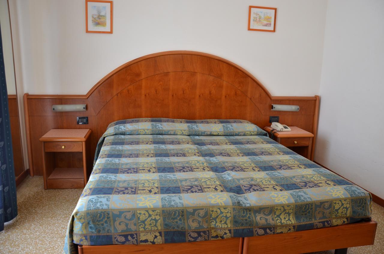 Hotel Lorenzo Celle Ligure Exterior photo