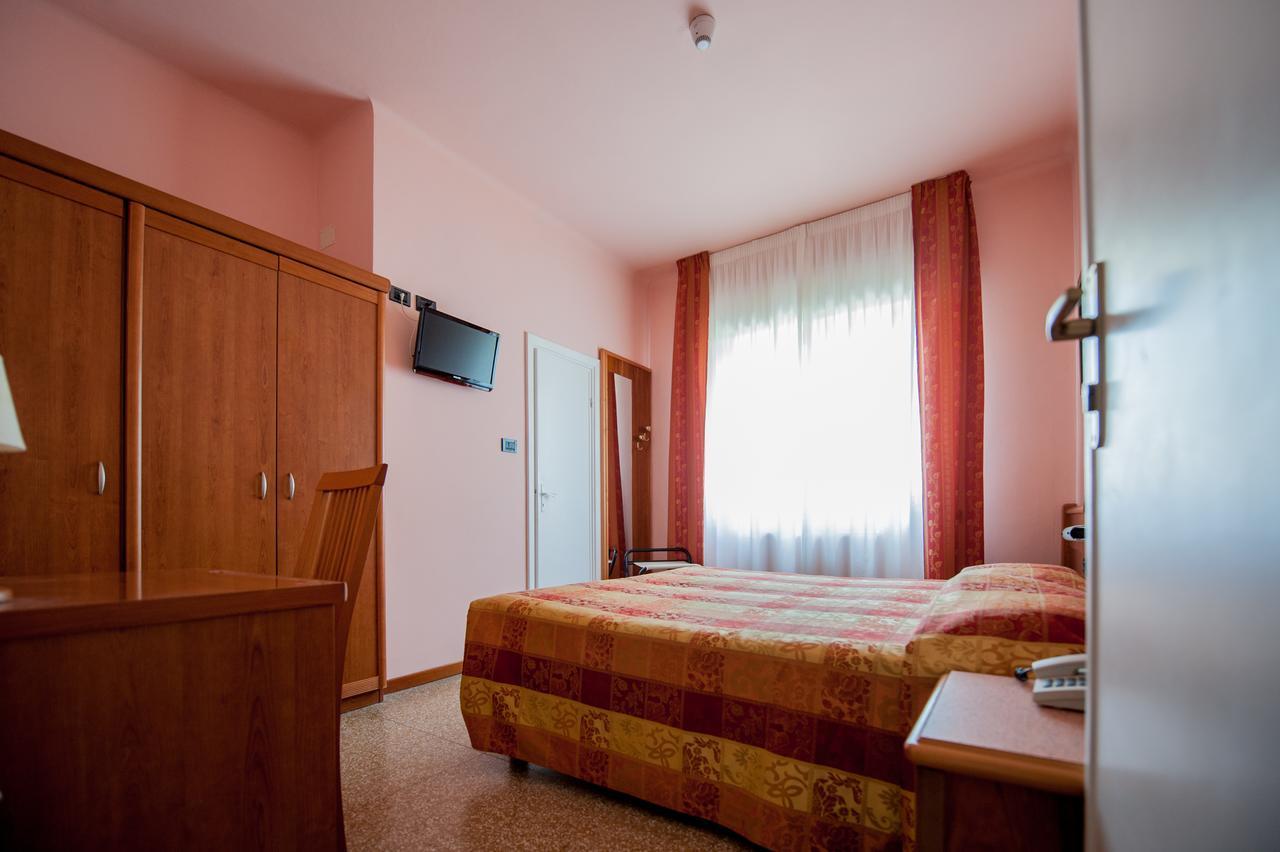 Hotel Lorenzo Celle Ligure Exterior photo
