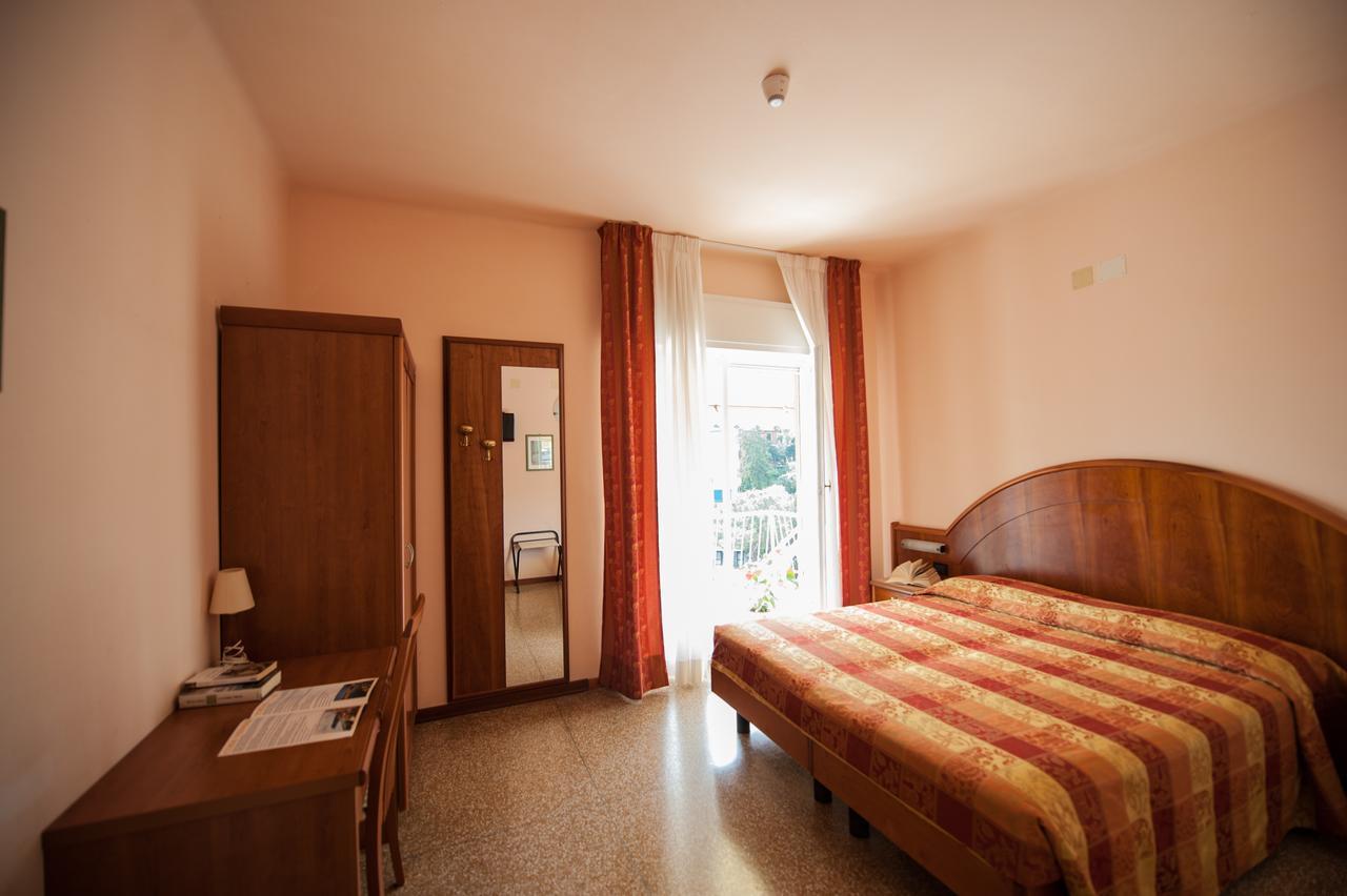 Hotel Lorenzo Celle Ligure Exterior photo
