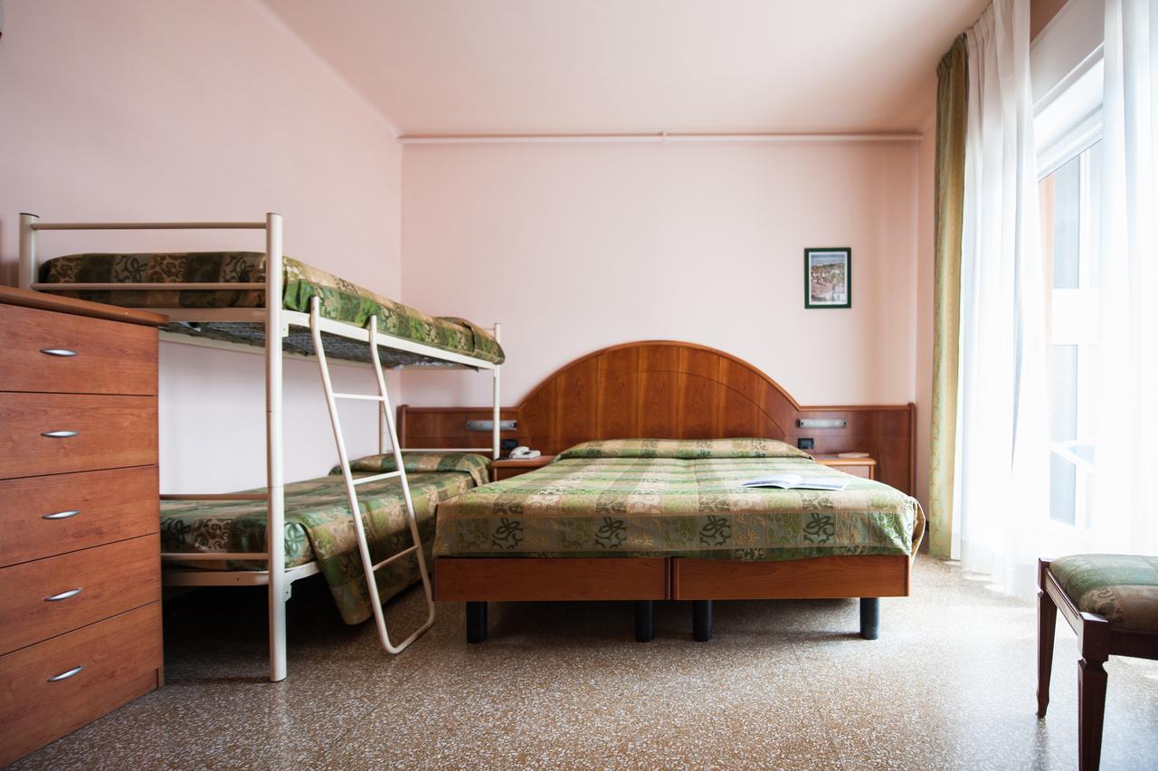 Hotel Lorenzo Celle Ligure Exterior photo